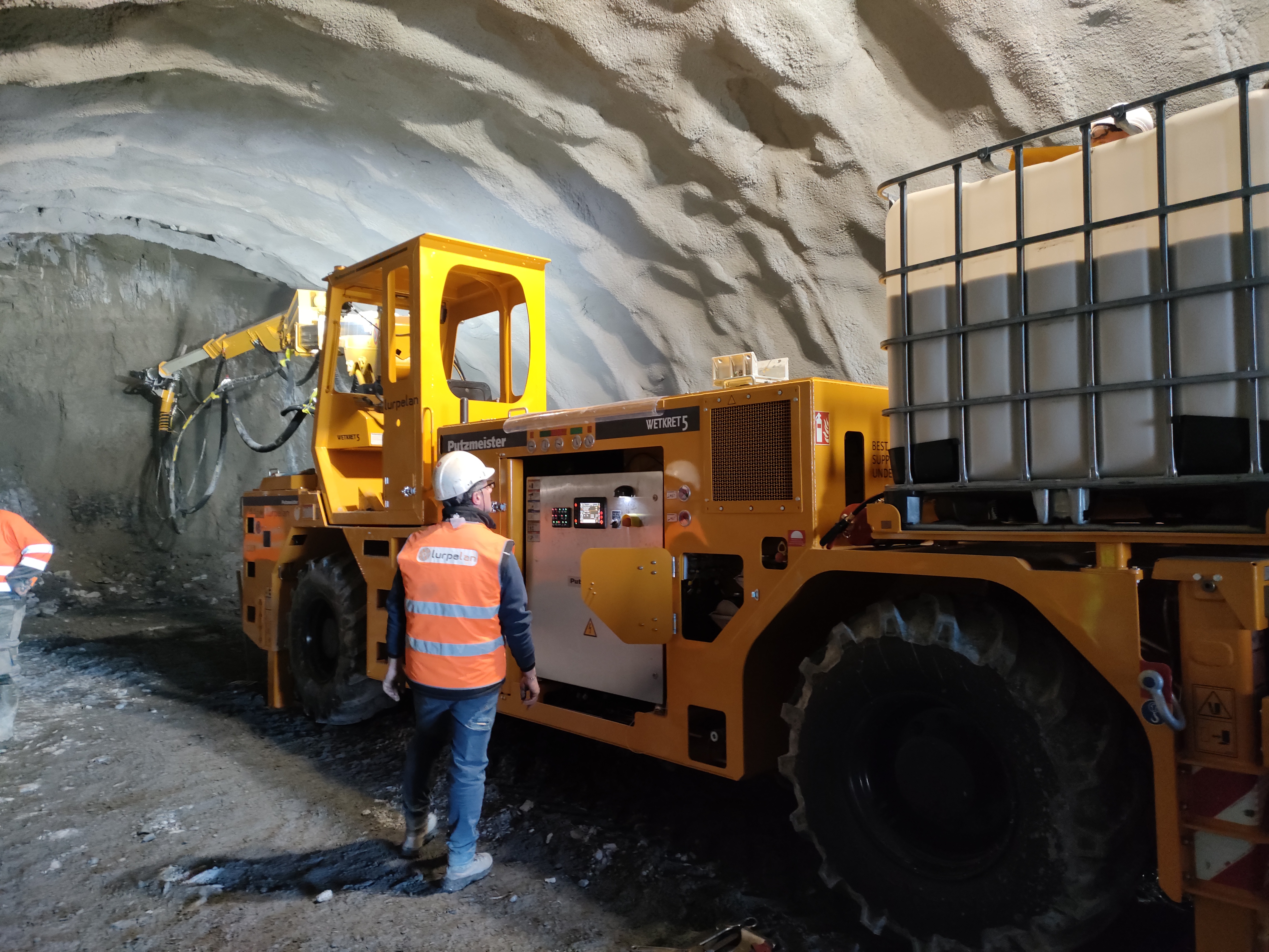 El equipo robotizado para shotcrete Putzmeister Wetkret 5, la nueva adquisición de Lurpelan para su nuevo proyecto Ibérico