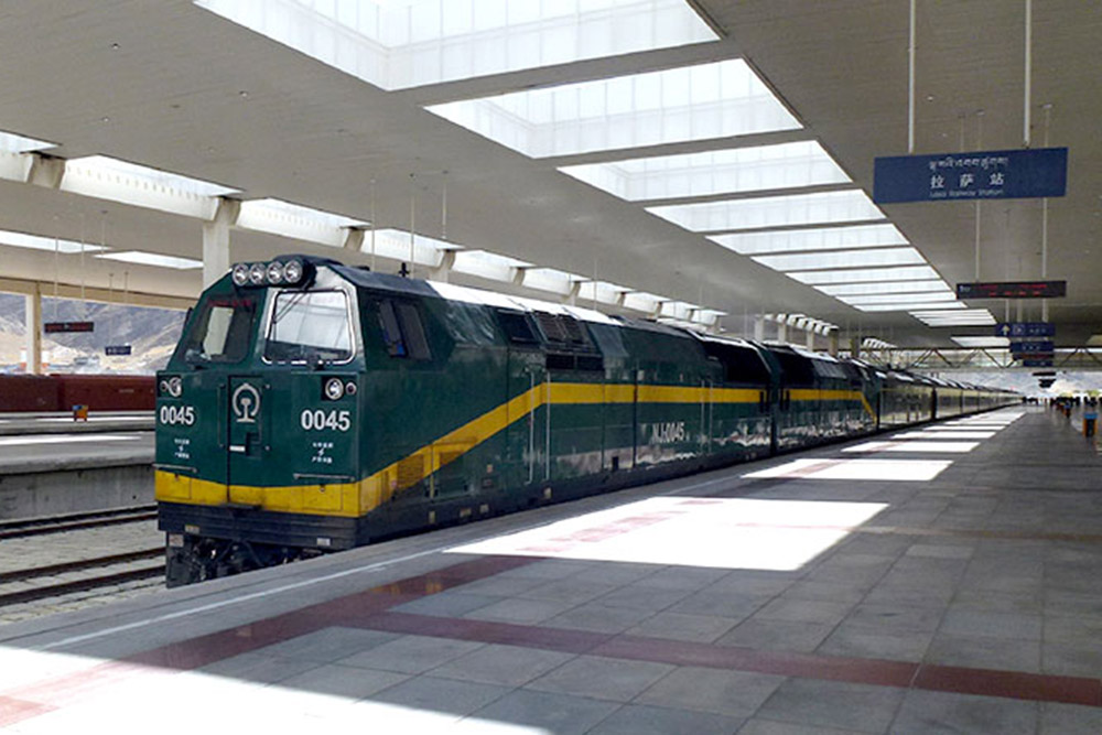 Qinghai-Tibet Railway, China